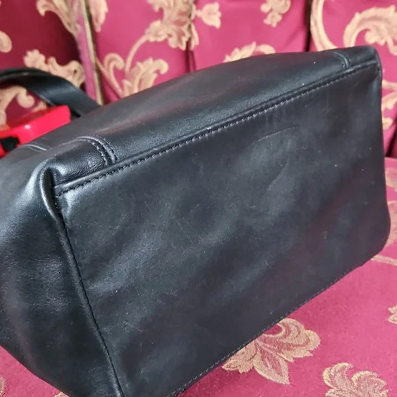 Tannery West Soft Black Leather Bag - Picture 4 of 12